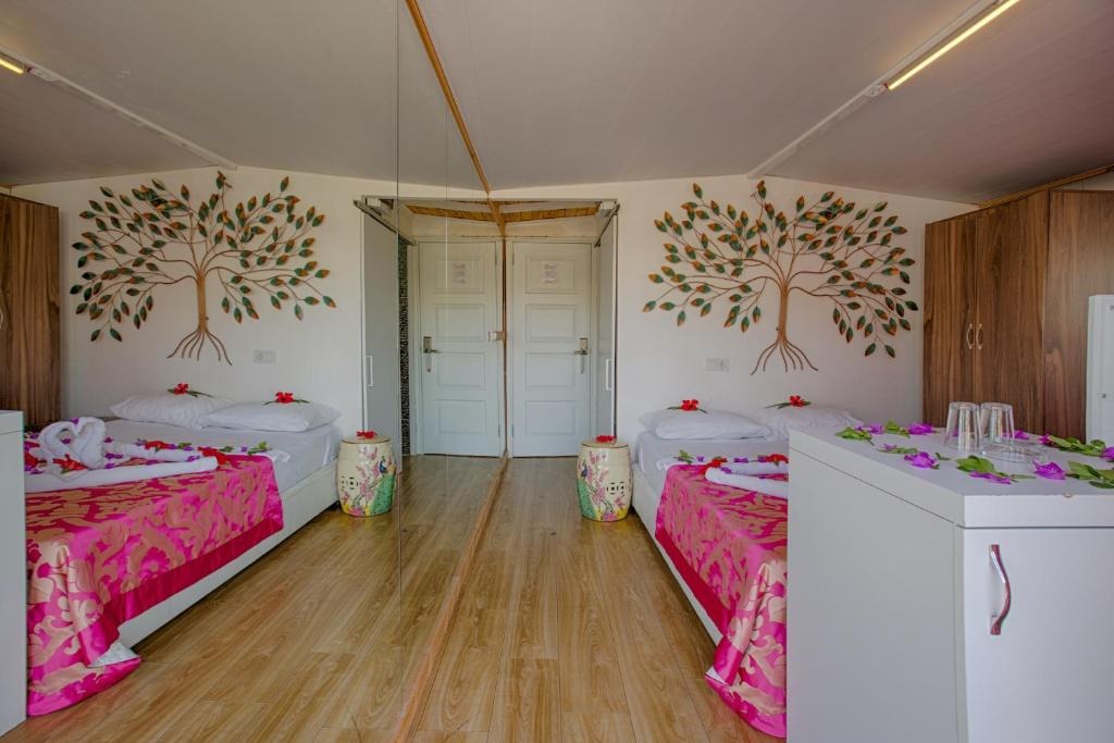 هتل کلاب آنجلیک